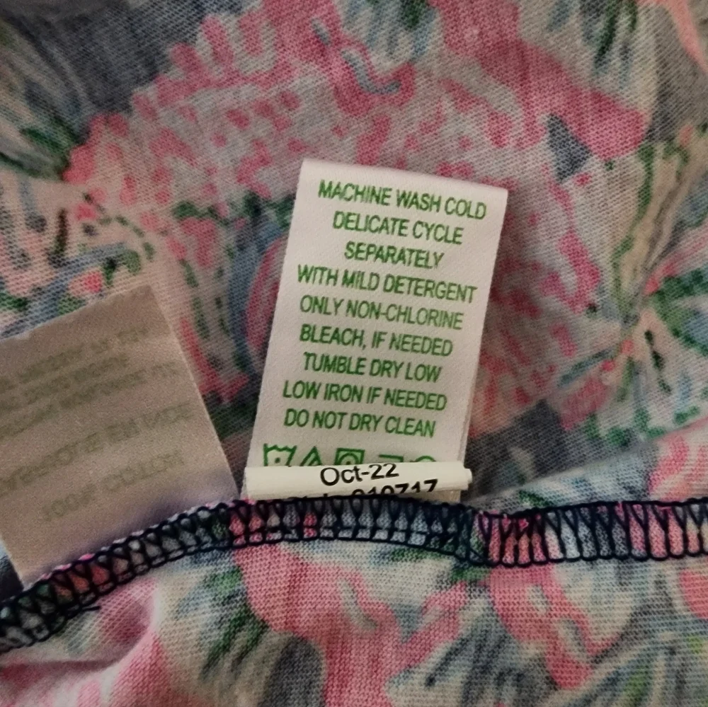 Lilly Pulitzer Girls V-Neck Tiered Dress • Fan Sea Pants Print • M - Picture 8 of 8